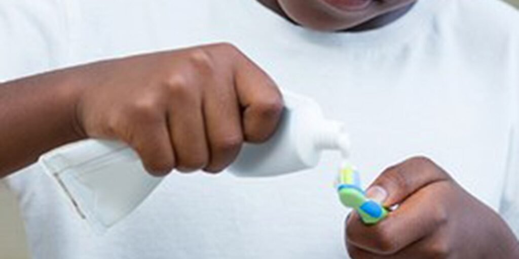 Anvisa suspende interdição de venda de creme dental da Colgate