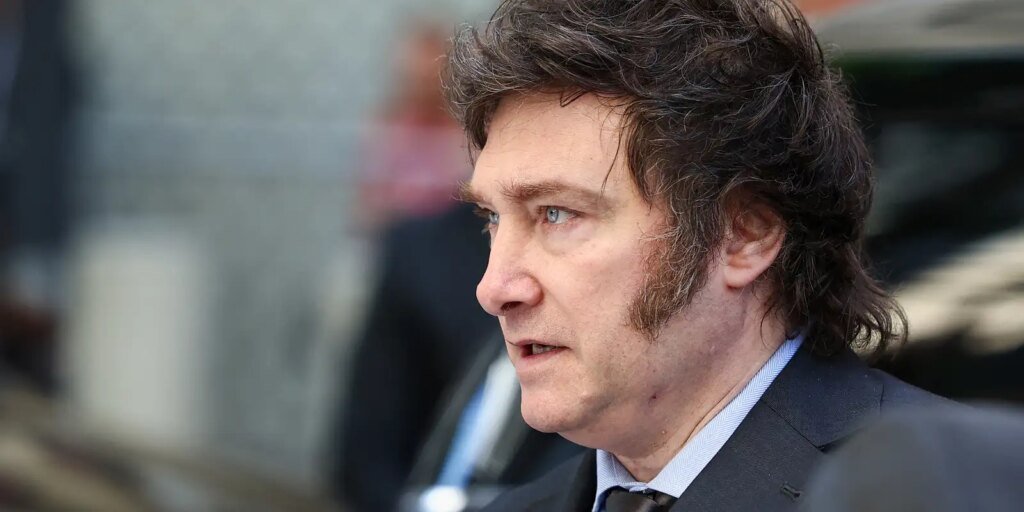 Argentina sob Milei quer novo empréstimo do FMI de US$ 20 bilhões