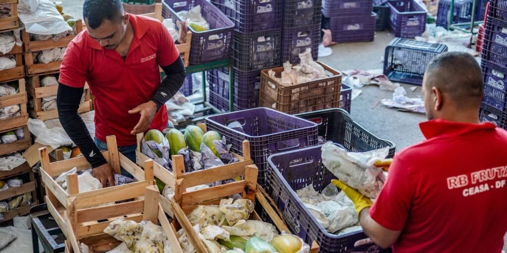 Prévia da inflação de março fica em 0,64%, pressionada por alimentos