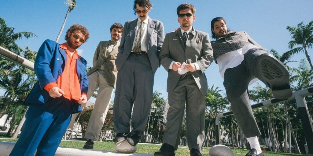 Programa da Rádio Nacional entrevista bandas do festival Lollapalooza