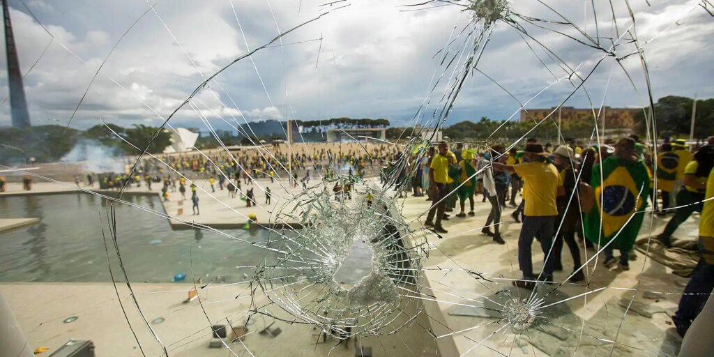 Forças Armadas já foram anistiadas pelo 8 de janeiro, diz historiador