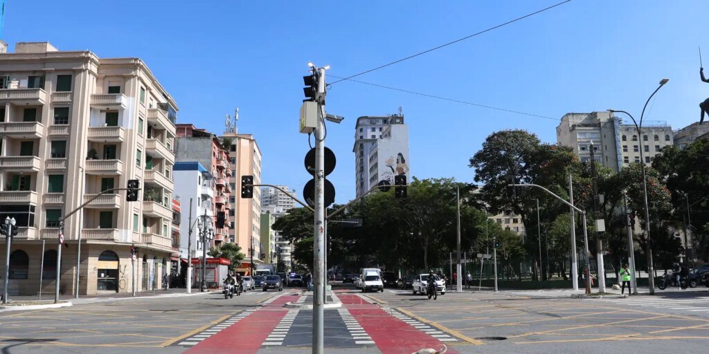 Cai à metade proporção de brasileiros que vivem em ruas sem calçada