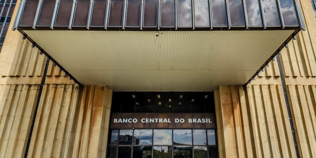 Contas externas têm saldo negativo de US$ 2,2 bilhões em março Contas externas têm saldo negativo de US$ 2,2 bilhões em março