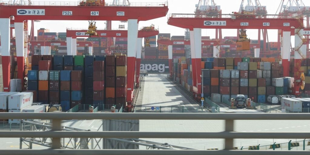 EUA vão taxar produtos da China em 104% a partir desta quarta