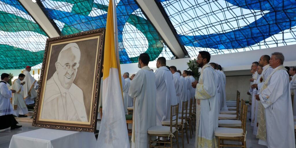 Brasilienses homenageiam papa Francisco nos 65 anos da capital Brasilienses homenageiam papa Francisco nos 65 anos da capital
