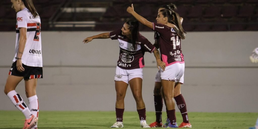 Ferroviária vence e assume liderança do Brasileiro Feminino