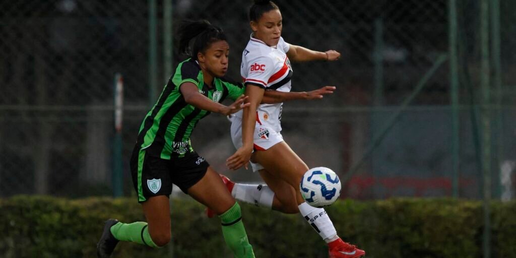 América-MG supera São Paulo por 3 a 1 no Brasileirão Feminino América-MG supera São Paulo por 3 a 1 no Brasileirão Feminino