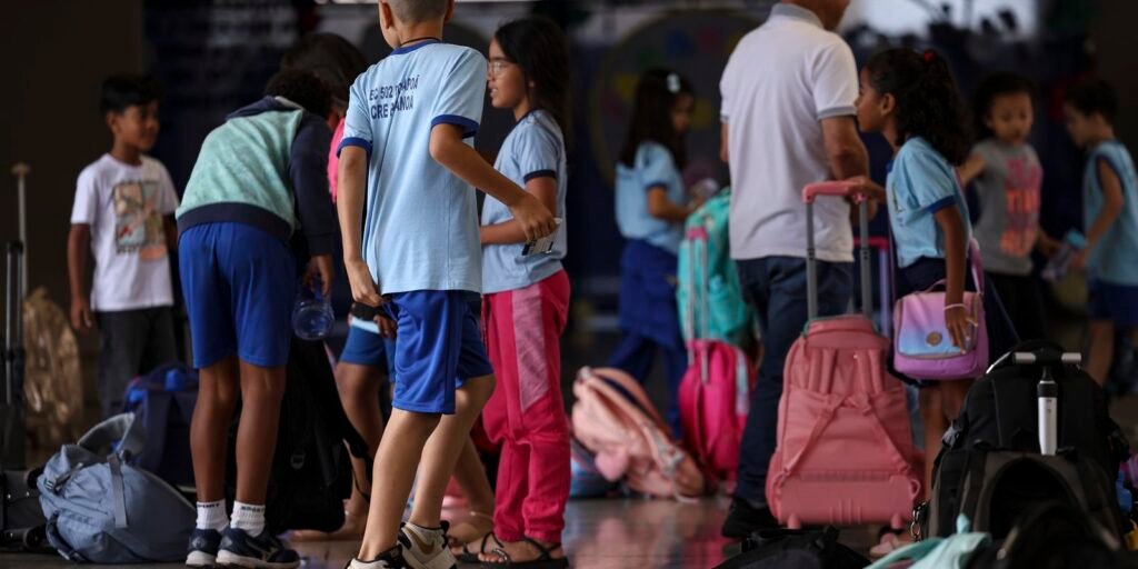 Número de alunos aumenta no ensino médio, mostra Censo Escolar 2024