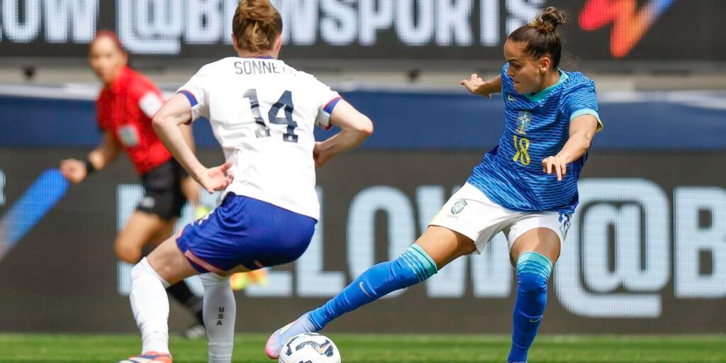 Em 1º amistoso do ano, seleção feminina perde por 2 a 0 para os EUA