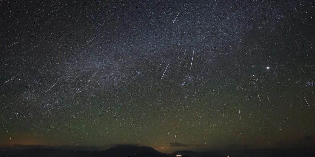 Chuva de meteoros Líridas terá ápice na madrugada desta terça-feira Chuva de meteoros Líridas terá ápice na madrugada desta terça-feira