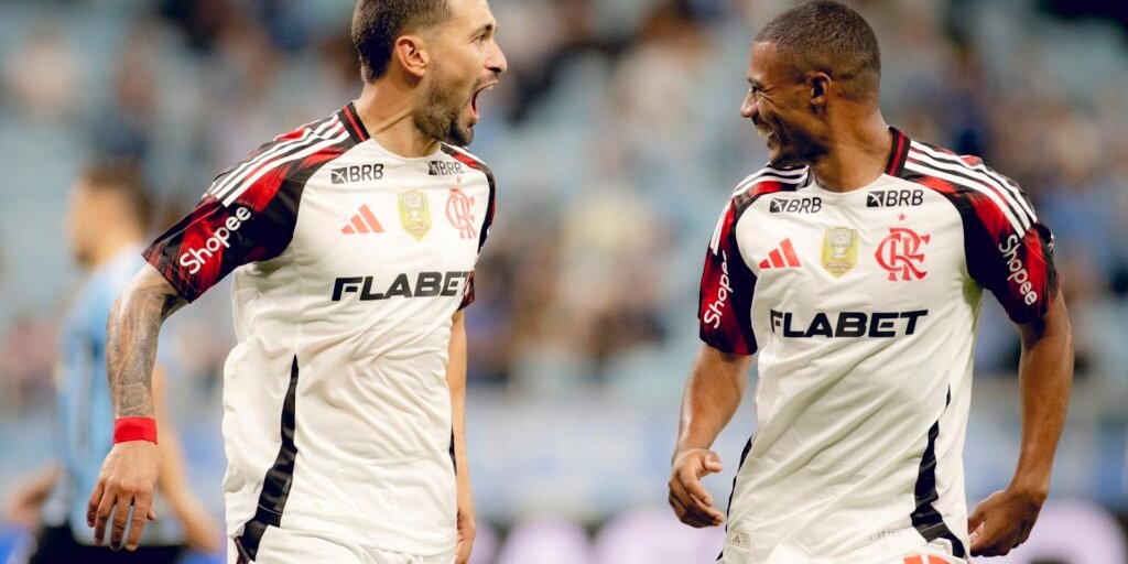 Fla vence com brilho de Arrascaeta para assumir ponta do Brasileiro