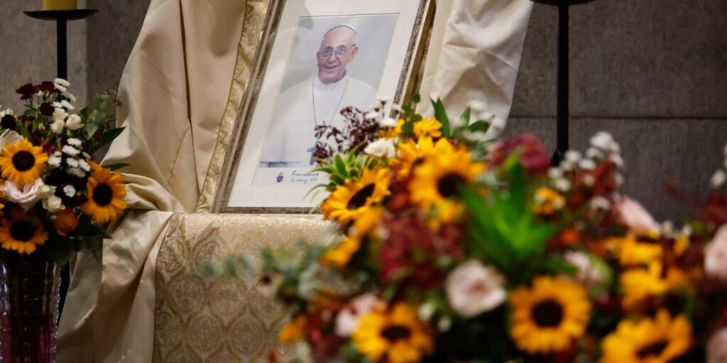Vaticano confirma morte do papa por AVC e colapso cardiovascular Vaticano confirma morte do papa por AVC e colapso cardiovascular