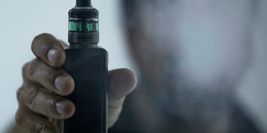 Plataformas devem remover propagandas de cigarros eletrônicos Plataformas devem remover propagandas de cigarros eletrônicos