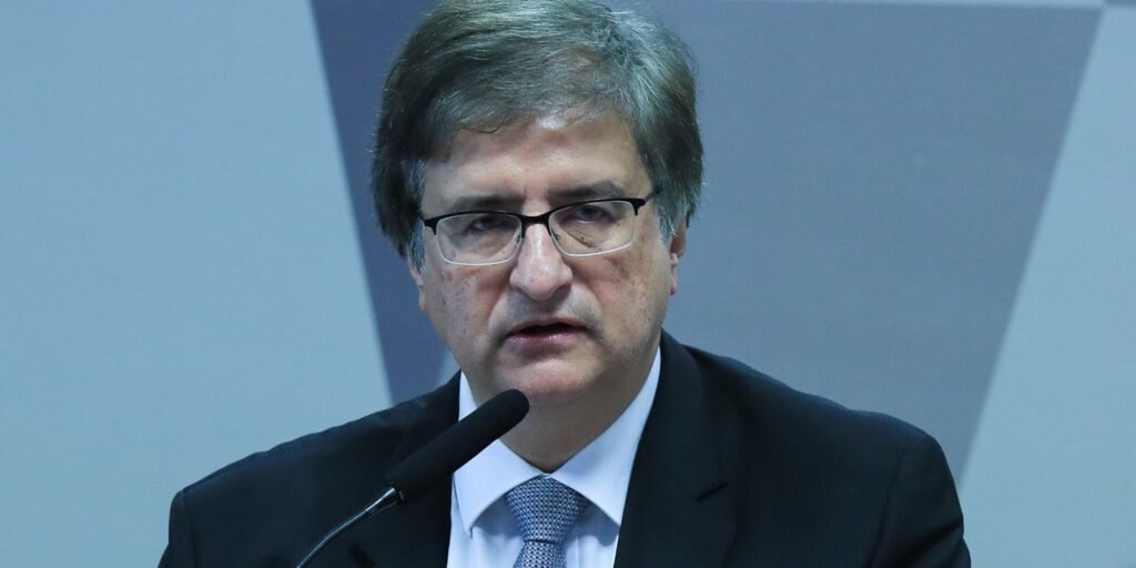 PGR é a favor de prisão domiciliar para Collor PGR é a favor de prisão domiciliar para Collor