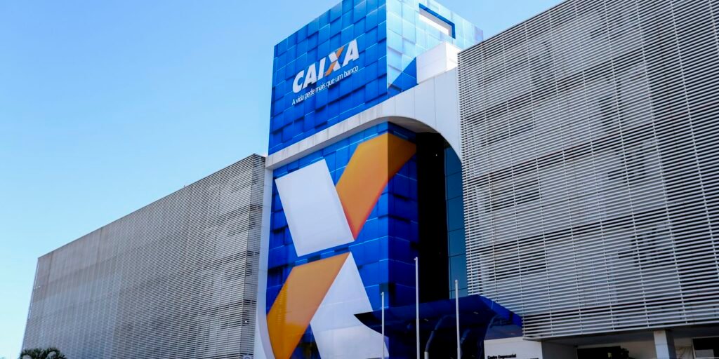 Caixa libera abono salarial para nascidos em março e abril