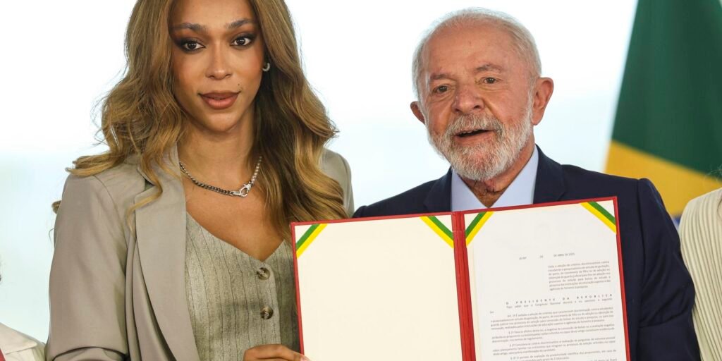 Lula diz que atitude do governo dos EUA com Erika Hilton é abominável