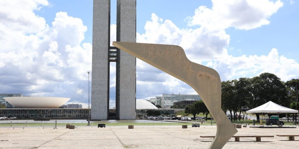 Praça dos 3 Poderes será reformada até o ano que vem Praça dos 3 Poderes será reformada até o ano que vem