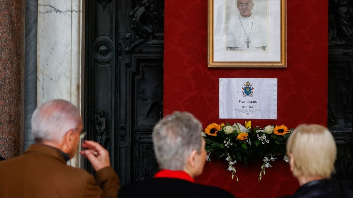 2025-04-21t105936z_1836090190_rc2a2eap9trz_rtrmadp_3_pope-francis.jpg