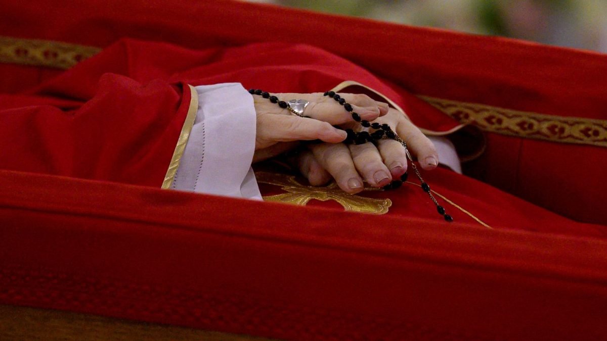 2025-04-22t115932z_1_lynxmpel3l0ju_rtroptp_4_religiao-francisco-morte-recomeco.jpg