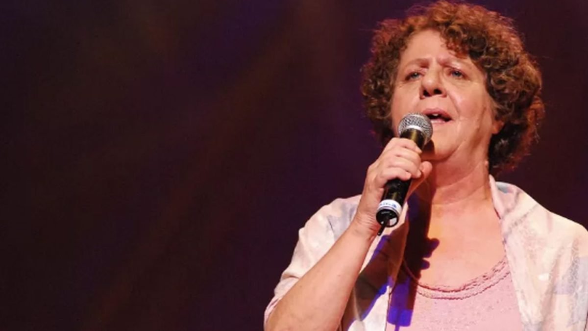 a_cantora_e_compositora_cristina_buarque.jpg