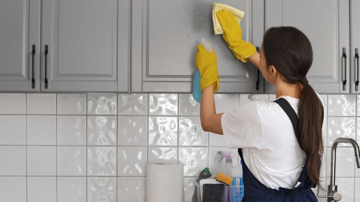 freepik_-_medium-shot-woman-cleaning-home_2.jpg