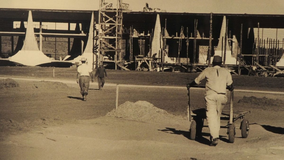 palacio_da_alvorada_durante_construcao.jpg