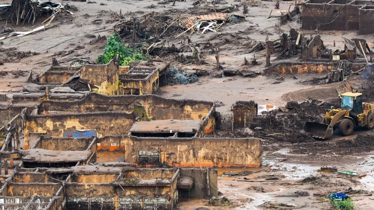 tragedia_em_mariana_0711150244_1.jpg